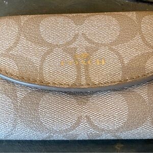 Coach Beige Signature 6 Key ring holder